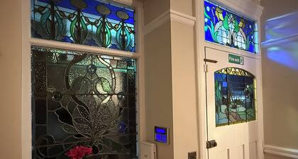 Large Luxury 4 bedroom home with parking
