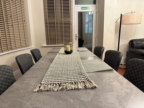 Dining - Large Luxury 4 bedroom home with parking (Manchester)