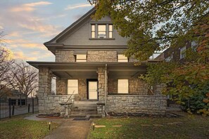 Exterior - Walk to Streetcar-Midtown Stone Home Stay (Kansas City)