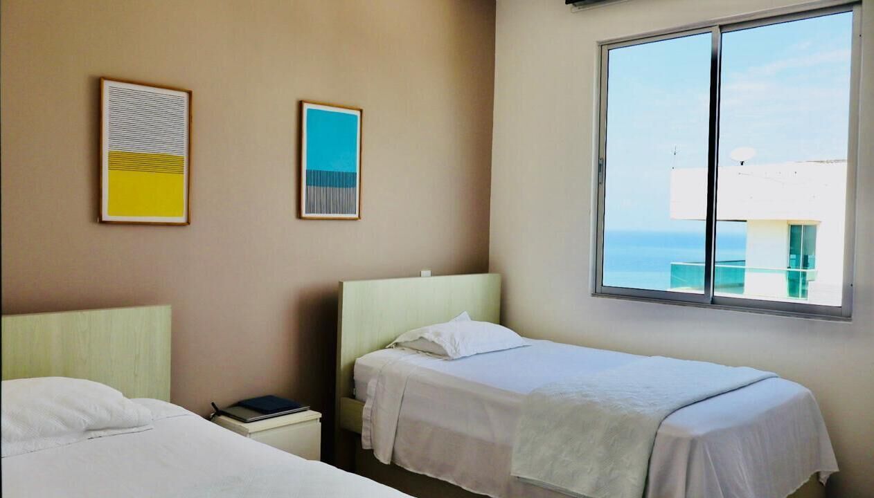 4 bedrooms, iron/ironing board, internet, bed sheets