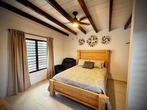 3 bedrooms, iron/ironing board, travel cot, free WiFi - La Casita de Don Pita en el Campo! (Las Marías)