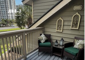 Property grounds - Beautiful 2-bedroom, 2 bath condo, located in Myrtle Beach, steps to the beach! (Myrtle Beach)