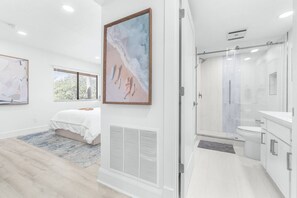 3 bedrooms, iron/ironing board, free WiFi, bed sheets - Luxury Golf Retreat | Private Studio Suite & Water Views | Saddlebrook Resort Amenities (Zephyrhills)