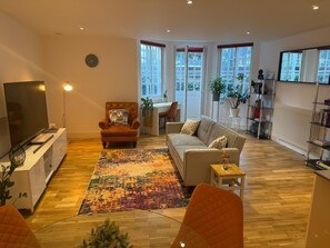 TV - Central London Cosy Flat. Close to Notting Hill, Hyde Park, Paddington Station. (London)