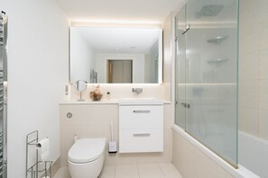 Hair dryer, towels, toilet paper - Central London Cosy Flat. Close to Notting Hill, Hyde Park, Paddington Station. (London)