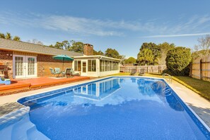 Pool - Best of Destin & Fort Walton Coastal Retreat (Fort Walton Beach)