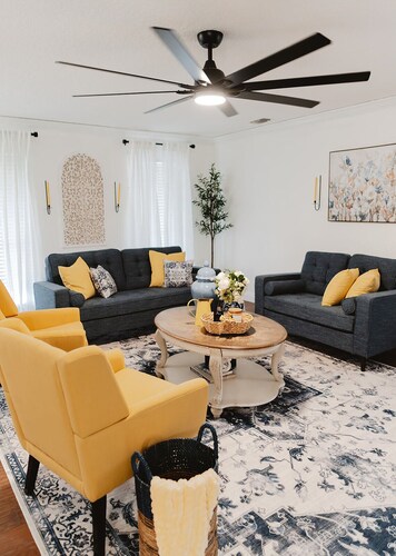 Spacious 4-bedroom country house in peaceful Fruitland Park with AC