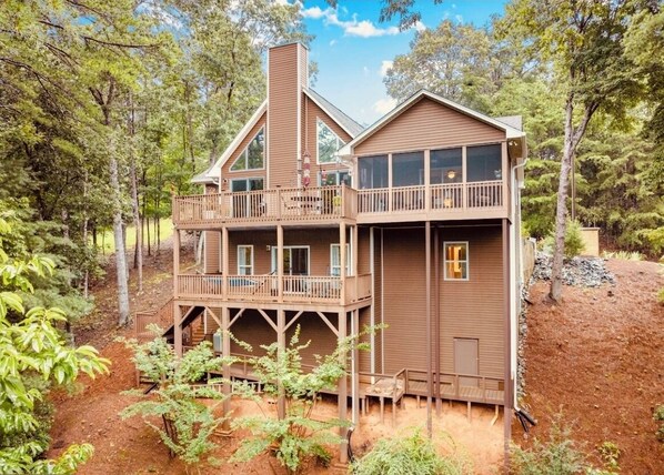 Exterior - Luxury Resort Home in Helen.View, games, 1mile to town. (Helen)