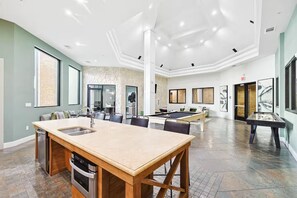 Apartment | Interior - Lux 1B w Pool Near Toyota HQ (Frisco)