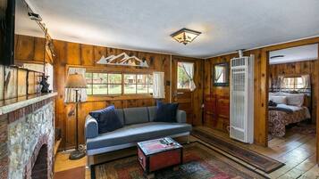 Télévision, cheminée