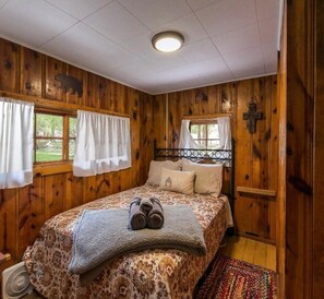 2 bedrooms, bed sheets