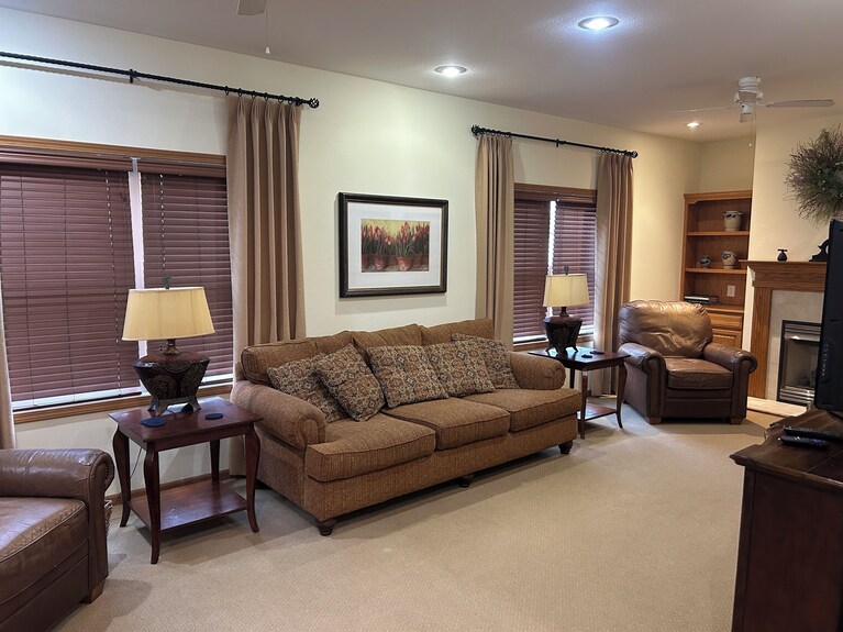 The Perfect Gathering Place, 8 Bedrooms, Room To Relax & Reconnect - 堪薩斯