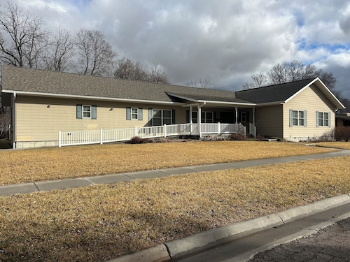 The Perfect Gathering Place, 8 Bedrooms, Room to Relax & Reconnect
