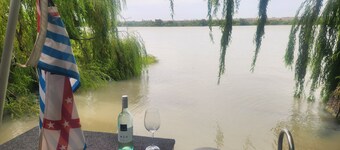 Hasta La Vista river cruiser is back!
Riverglen Marina, White Sands 5238 SA