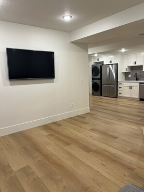 Interior - Pleasant 1-bedroom apartment with WiFi in charming Salem (Salem)