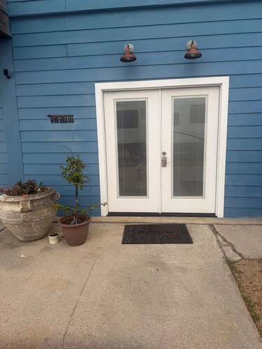 Lush stay at Jamaica Beach RV resort. Enjoy all amenities of the resort as well!