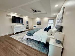 5 bedrooms, WiFi, bed sheets