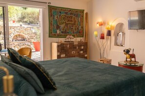Iron/ironing board, Internet - Studio LE NID with shared pool (FLAYOSC)