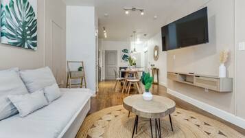 Apartment, Balcony | Living area