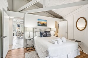 2 slaapkamers, een strijkplank/strijkijzer, gratis wifi, beddengoed