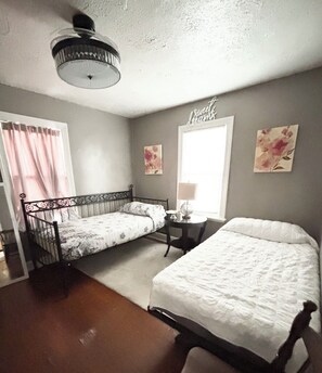 2 bedrooms, iron/ironing board, WiFi, bed sheets