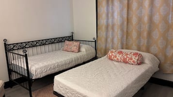 2 habitaciones, escritorio, wifi y ropa de cama