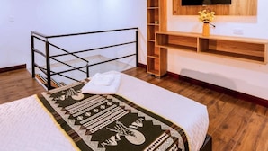ห้องคลาสสิก, เตียงเดี่ยวขนาดใหญ่ 1 เตียง, บริการทำความสะอาด | โต๊ะทำงาน, พื้นที่ทำงานแบบใช้แล็ปท็อป, Wi-Fi ฟรี, ผ้าปูที่นอน