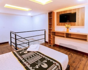 Desk, laptop workspace, free WiFi, bed sheets - Habitacion Doble con Baño Privado (San Juan de Pasto)