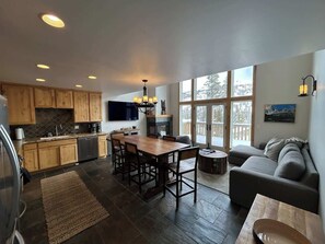 TV, fireplace, offices