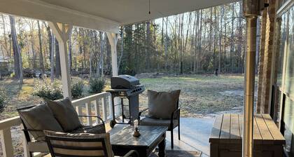 3-bedroom house in welcoming Jasper with peaceful patio to enjoy your coffee.