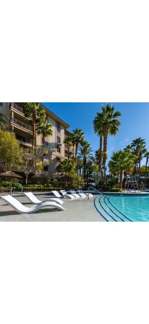 Pool - Relaxing 1-bedroom resort with AC in marvelous Las Vegas (Las Vegas)