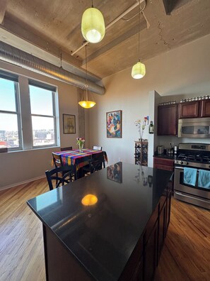 Private kitchen - World Cup Luxury Loft -Steps to Fan Fest - Heart of KC Crossroads - 30 Night Min (Kansas City)