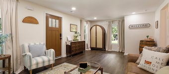 Hot Tub- Sleeps 10- Bourbon Trail- Historic Home