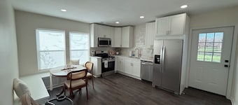 Hot Tub- Sleeps 10- Bourbon Trail- Historic Home