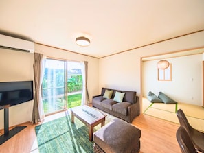 Desk, laptop workspace, iron/ironing board, free WiFi