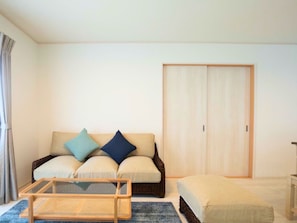 Desk, laptop workspace, iron/ironing board, free WiFi