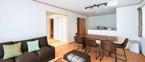 Desk, laptop workspace, iron/ironing board, free WiFi