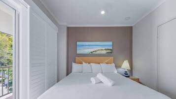 Iron/ironing board, free WiFi