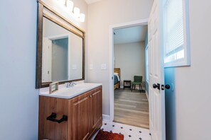 Fer et planche à repasser, Wi-Fi, draps fournis