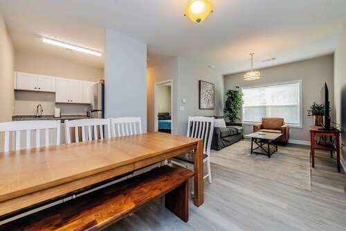 New 4BR Family Retreat - Minutes to Base & Dining