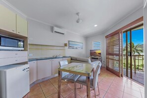 Basic Apartment, 1 King Bed, Balcony, Sea View | Interior - Spa Haven 18B Top Floor In Room Spa (Airlie Beach)