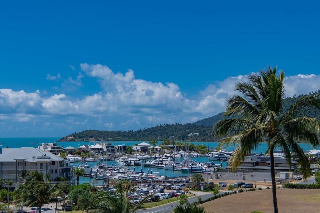 Basic Apartment, 1 King Bed, Balcony, Sea View | Marina