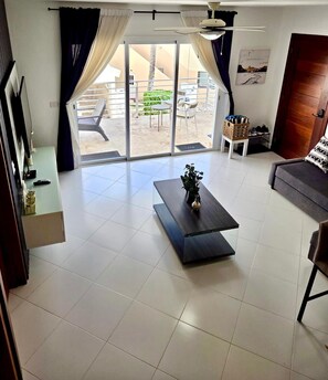 Smart TV - Oceanview 2BR + Beachfront Balcony + Sea & Sunset (Punta Cana)