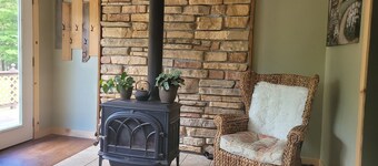 Serene 2-bedroom cottage in charming Hawley