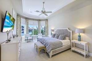 4 bedrooms, WiFi, bed sheets - MAGNOLIA ESCAPE Stunning Waterfront Home with 4 Bedrooms 5 Beds 4 Baths (Marco Island)