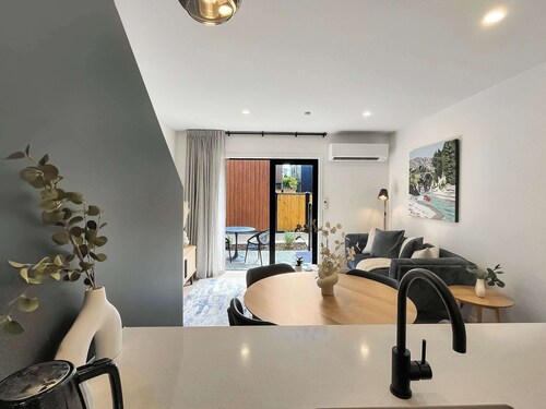 Brand New Retreat | Walk to Shops | Ski Base