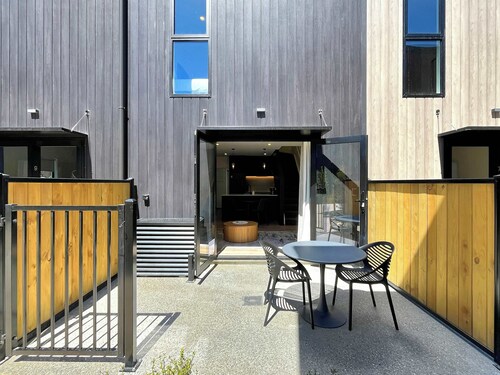 Brand New Retreat | Walk to Shops & Ski Base