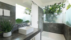 Villa, Pool View | Bathroom - Villa Merta Sari 10 by Villa Finder (Seminyak)