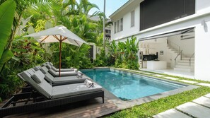 Outdoor pool - Villa Merta Sari 10 by Villa Finder (Seminyak)