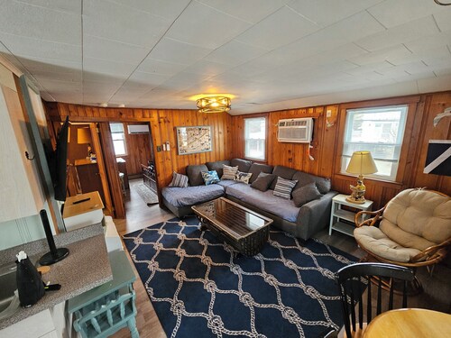 Cozy 2-bedroom house Beach Haven Pirate cove